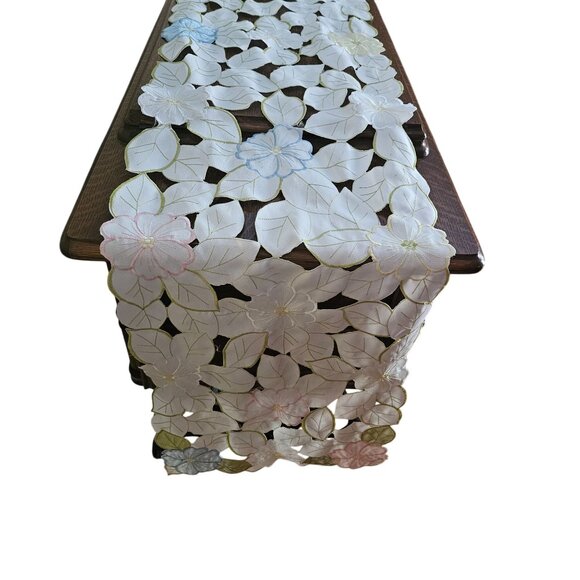 Sam Hedaya Table Runner Cutwork Floral Embroidered 72 in Pastel Lightweight - Picture 7 of 10